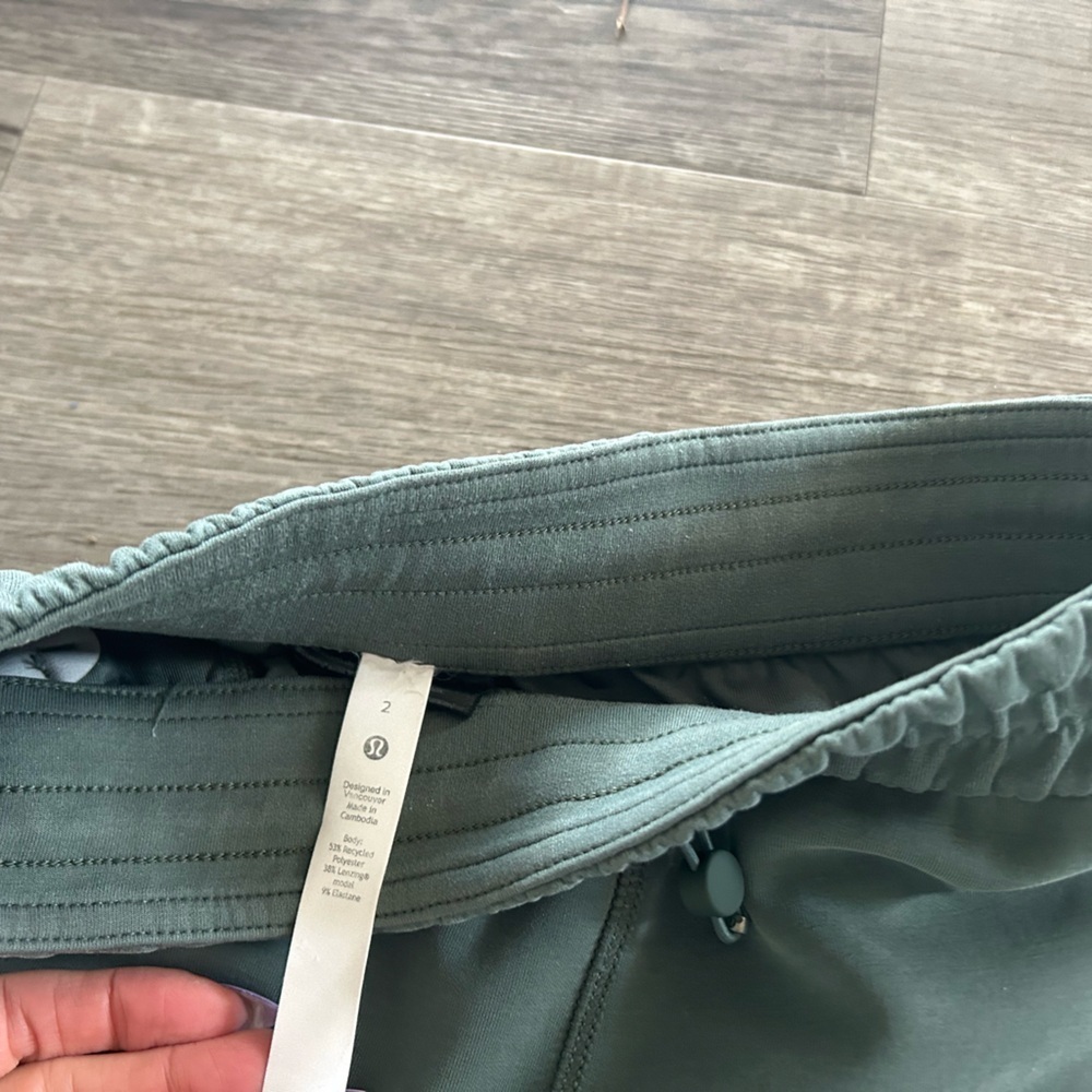 Women’s Lululemon Soft-stream Cropped Pants 2 - Picture 3 of 5